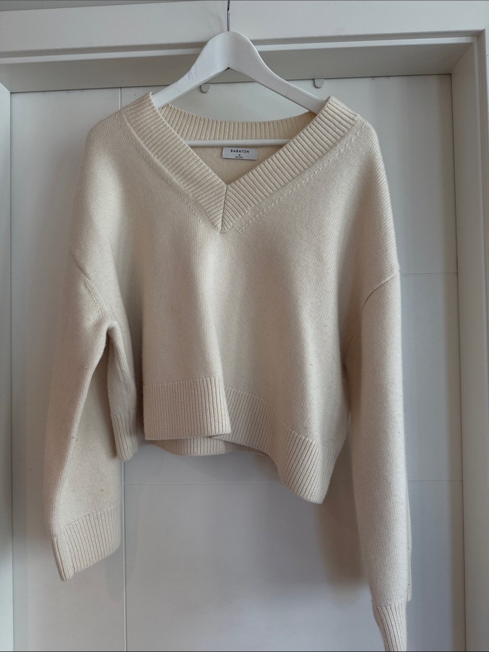 Babaton Cream V-Neck Ribbed Knit Sweater